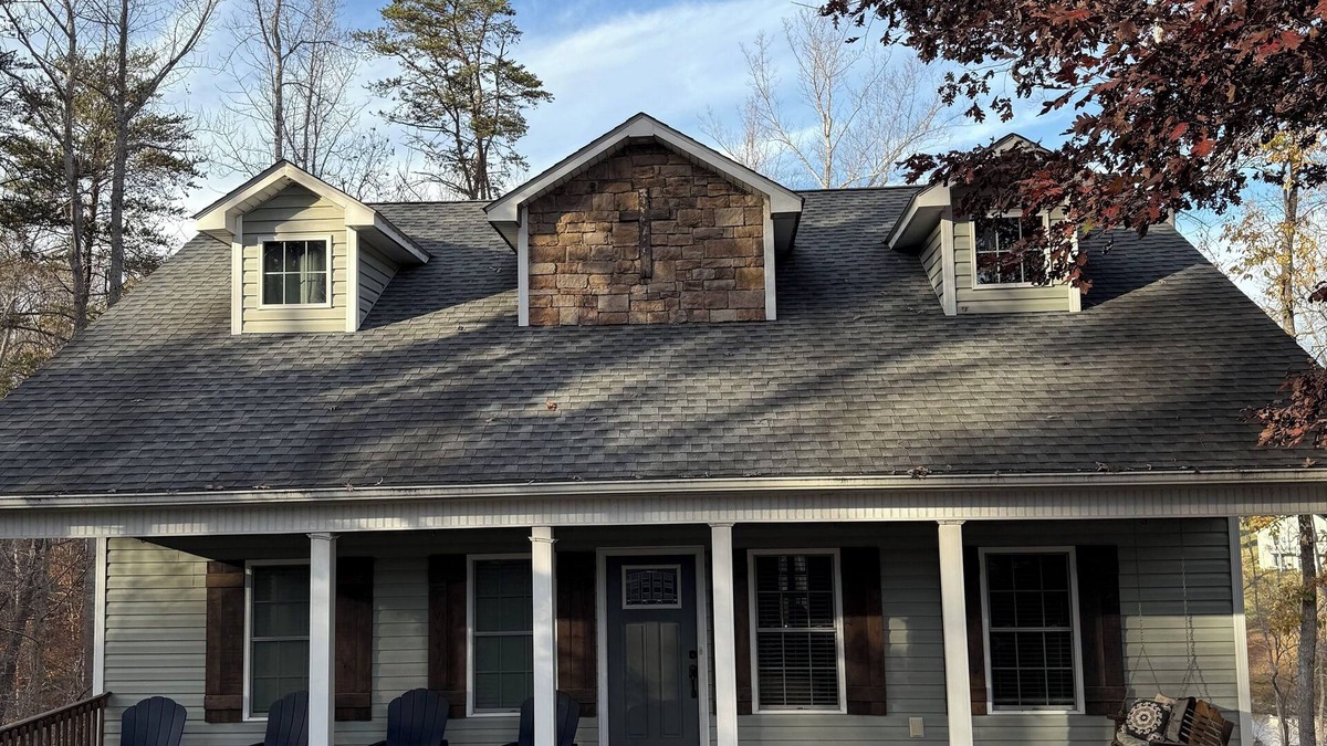 Wirtz House | Charming Private Yet Convenient Lake Front 4-bedroom house in Wirtz