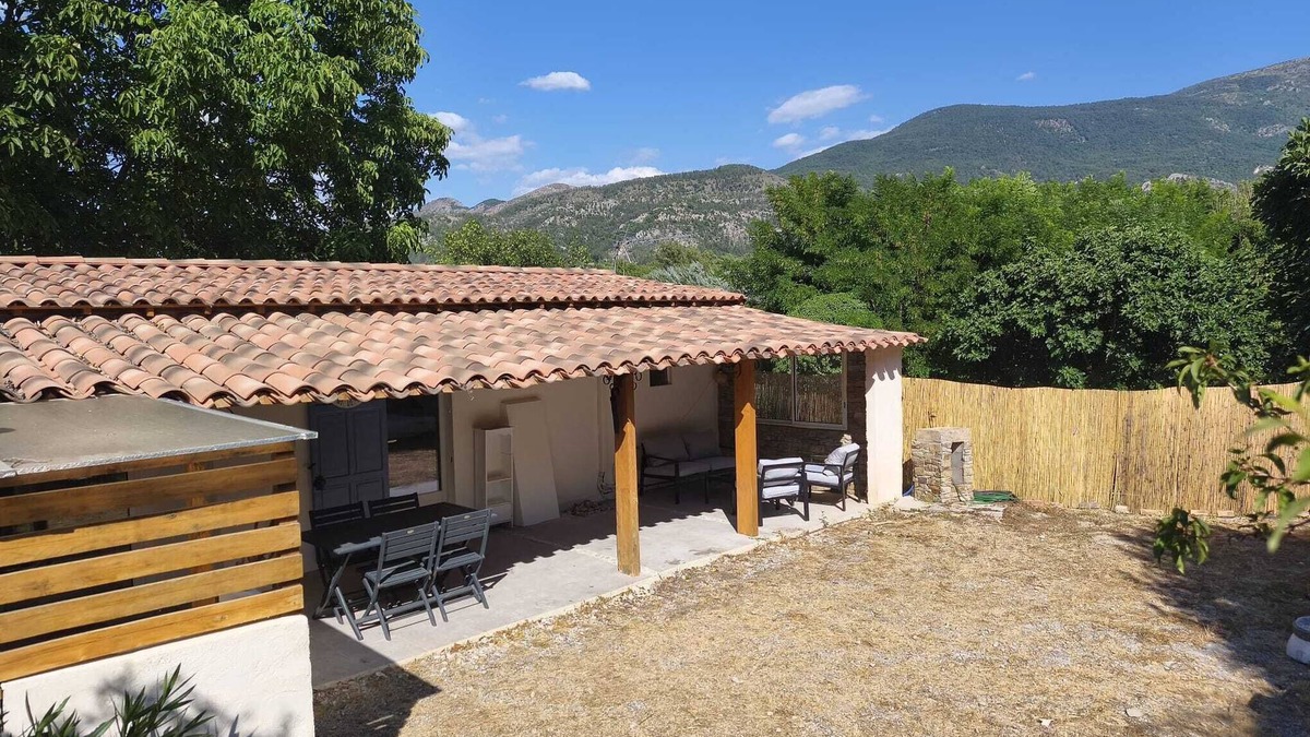 Mezel Cottage | Charming Provencal country house in the heart of the Alps of Haute Provence