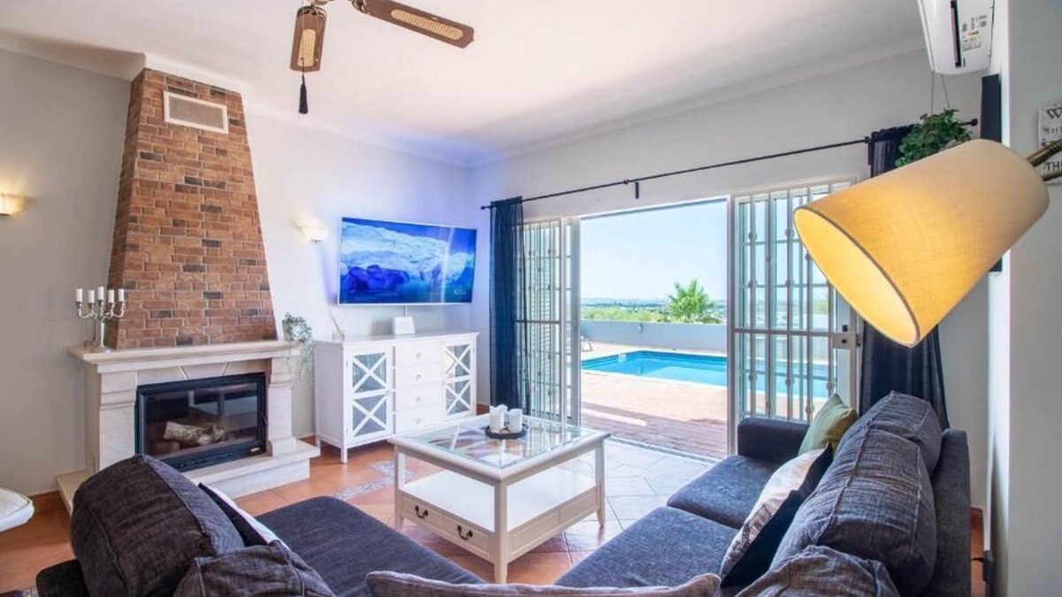 Telheiro Villa | Charming villa with 3 bedrooms, wifi, central heating and sea views