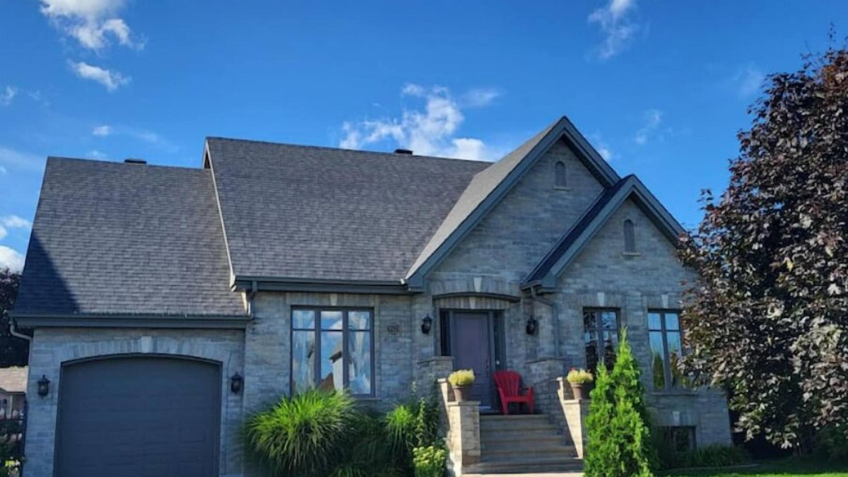 Sainte-Julie Villa | Charming Quality House 10 mins from ski, Private Pool Summer
