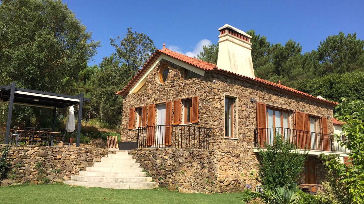 Nossa Senhora do Pranto Villa | Charming, quiet, rustic villa with modern interior