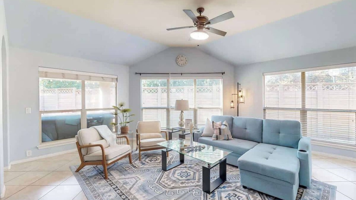 North Richland Hills House | Charming Retreat with Modern Comforts