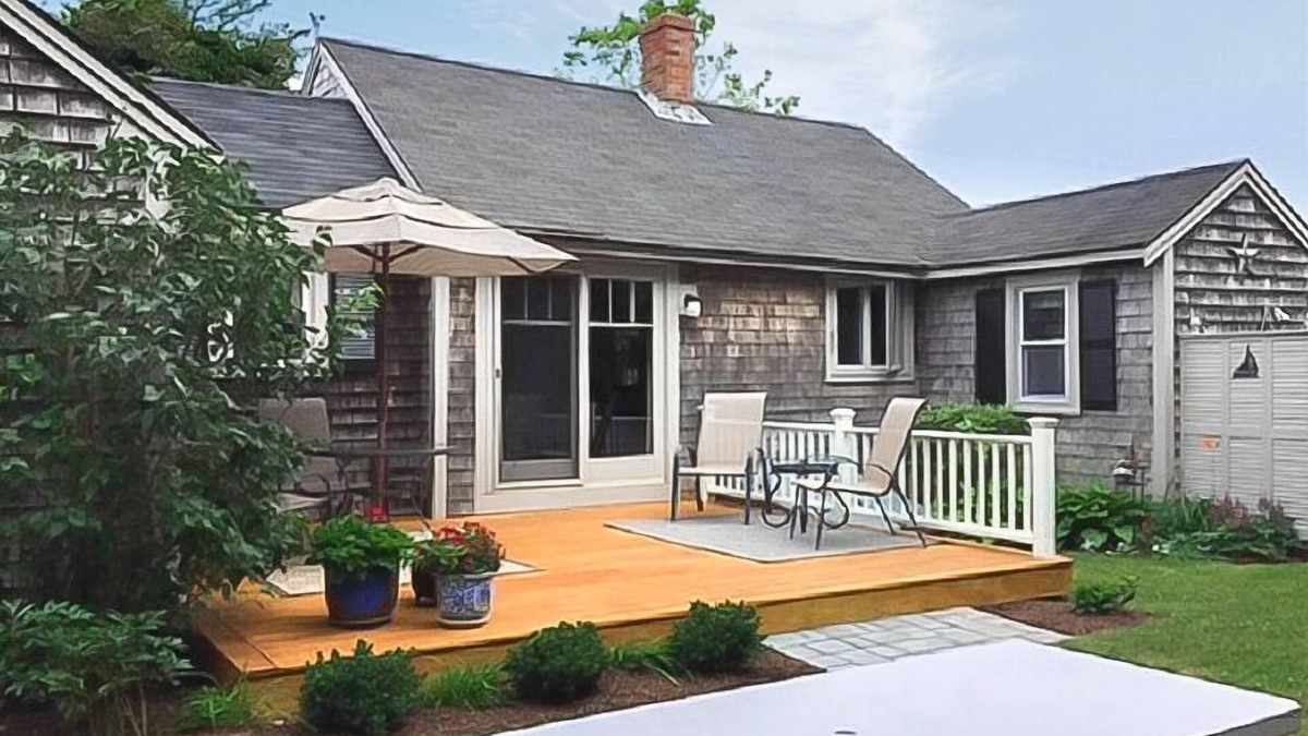 West Chatham House | Charming ranch on quiet road.