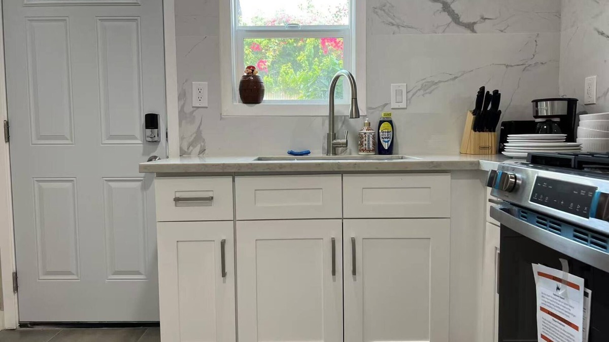 Walnut Valley House | Charming remodeled 1 bedroom/1 Bath with AC, WiFi in awesome Baldwin Park