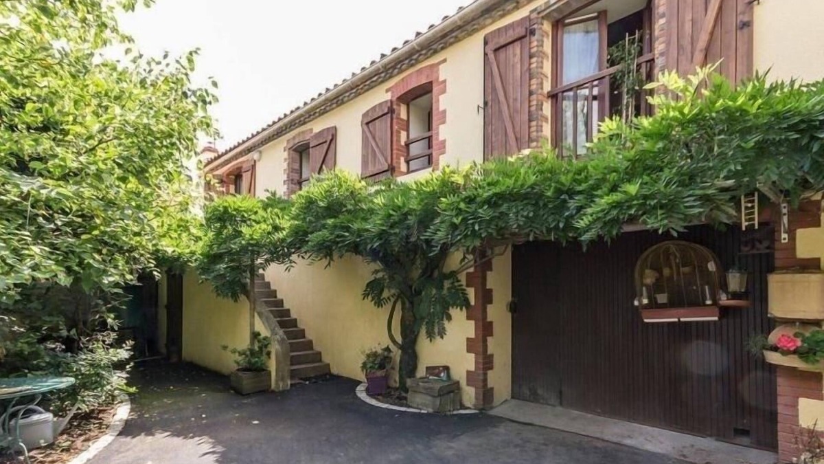 Corcoue-sur-Logne Cottage | Charming Renovated Farmhouse with Pond, Near Nantes - WiFi, Baby Equipment Included