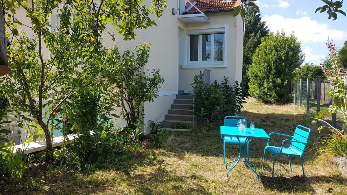 Muides-sur-Loire Cottage | Charming Renovated Cottage Near Château de Chambord with Private Garden and Modern Amenities