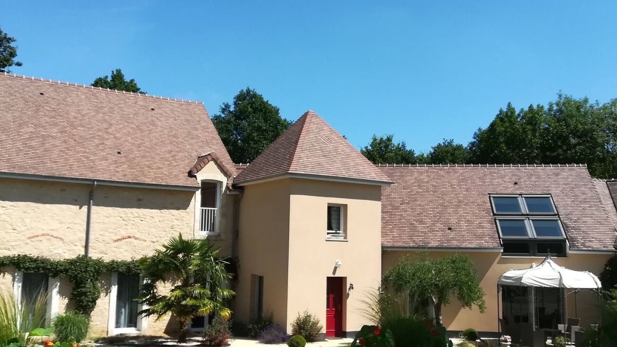 Coulans-sur-Gee Cottage | Charming Renovated Barn with Garden, 3 Ensuite Bedrooms, Near Le Mans
