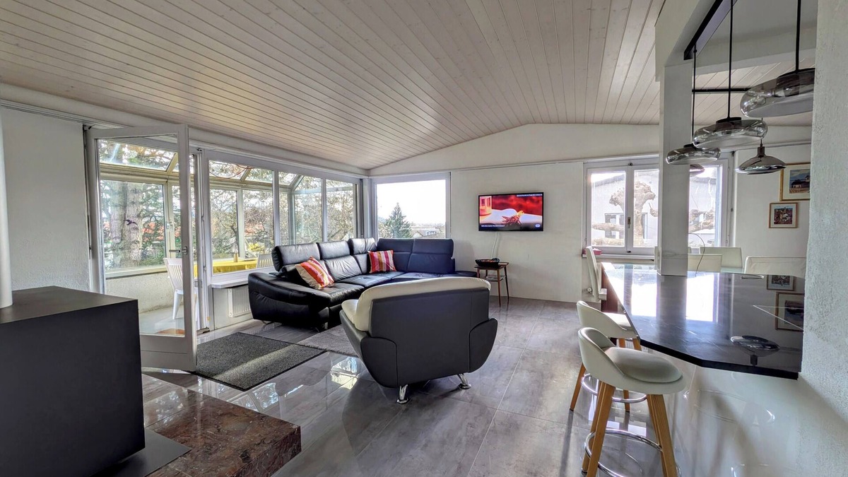 La Neuveville House | Charming Renovated Villa with Lush Garden & Hot Tub , La Neuveville, Switzerland