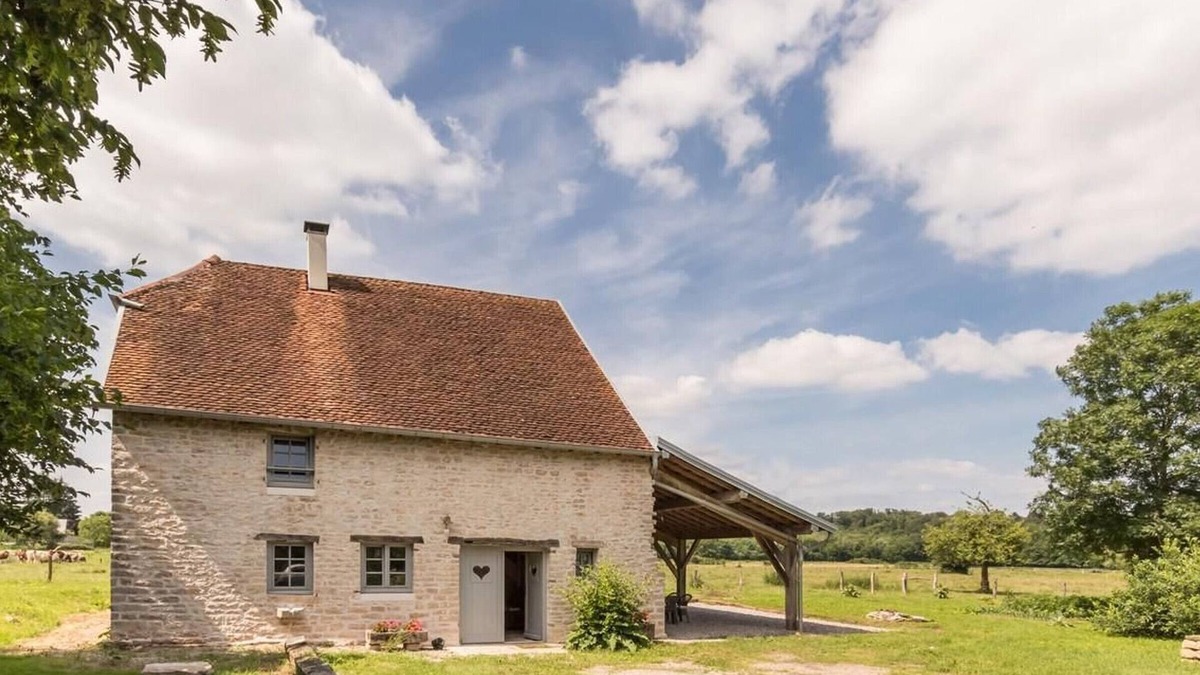 Saint-Sulpice Cottage | Charming renovated farmhouse with covered terrace and garden, perfect for cyclists