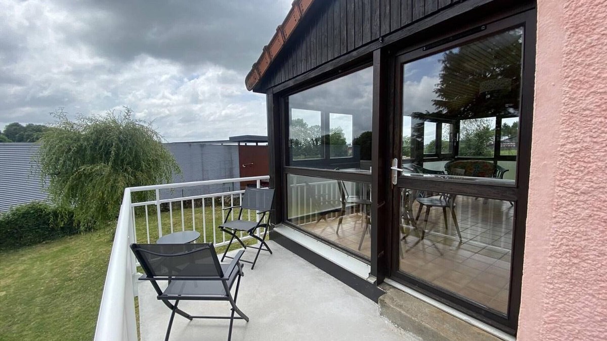 Le Vigean Cottage | Charming Renovated 1950s House Near Volcanic Park with Modern Amenities and Garden