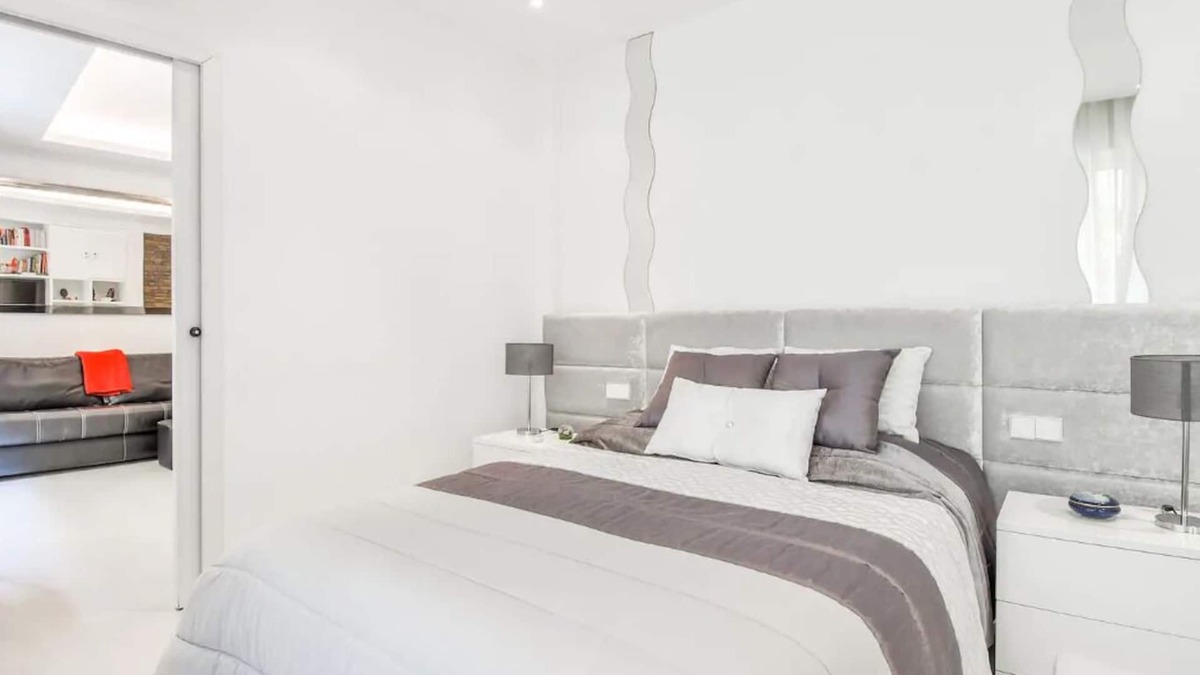 Les Fleurs Apartment | Charming Renovated 1BR Apart. In Heart Of Monaco