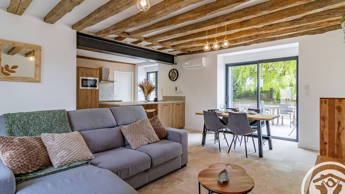Vivy Cottage | Charming renovated, air-conditioned and spacious cottage for 4 in Vivy