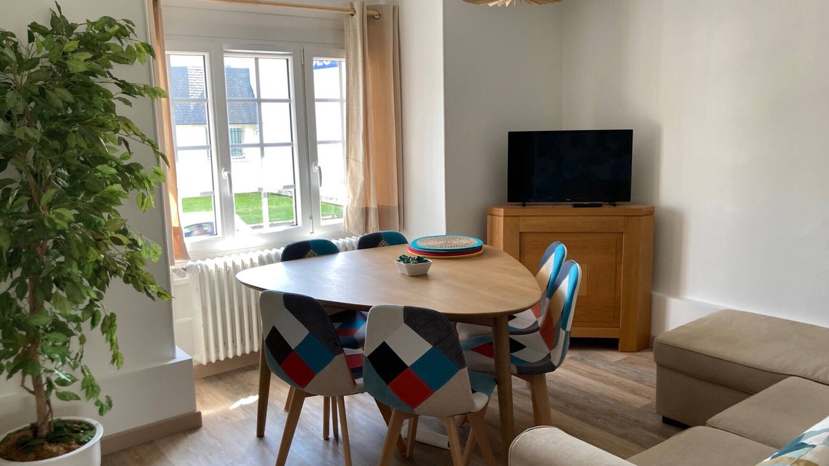 Touques Apartment | Charming Renovated Apartment Sleeps 6 - Near Beach & Town