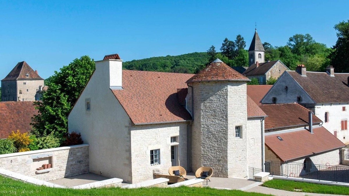 Fondremand Cottage | Charming renovated cottage with fireplace in Fondremand