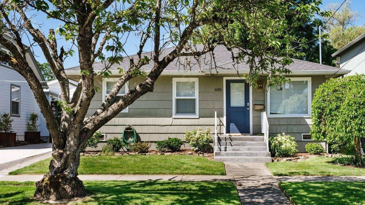 Newberg House | Charming Renovated Cottage, Perfect Location, Walk to Everything, Across From Park & Cultural Center