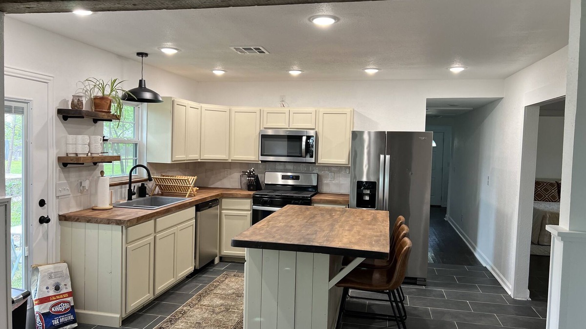 Pryor House | Charming Renovated Cottage