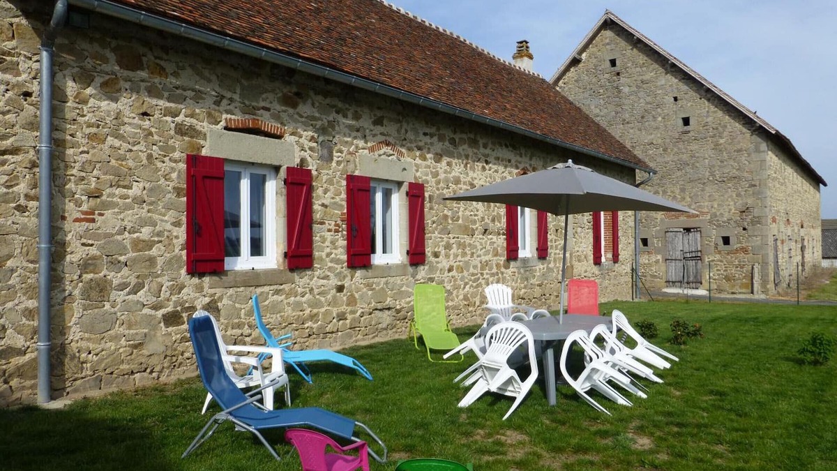 Cressanges Cottage | Charming Renovated Farmhouse with Garden, Ideal for Families, WiFi, and Modern Amenities
