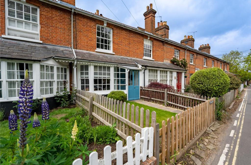 Hartley Wintney House | Charming renovated cottage in Hartley Wintney