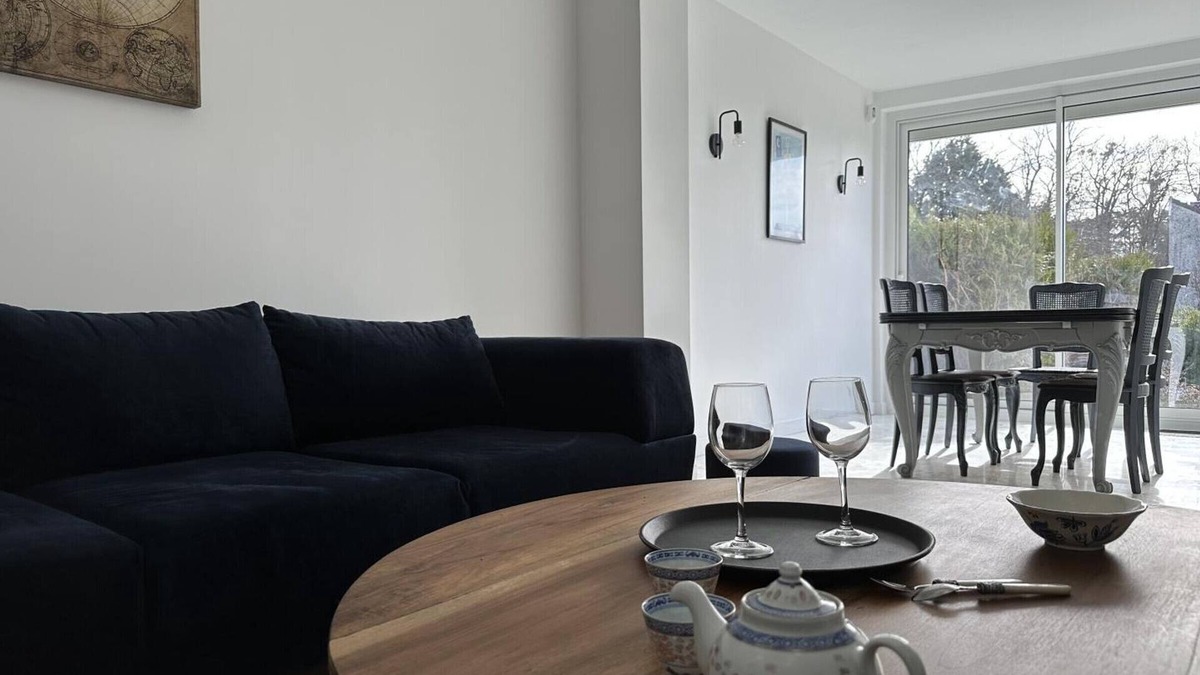 Moulins Cottage | Charming Renovated Home: Garden, Modern Comfort, Near Historic Moulins, Bikes Welcome