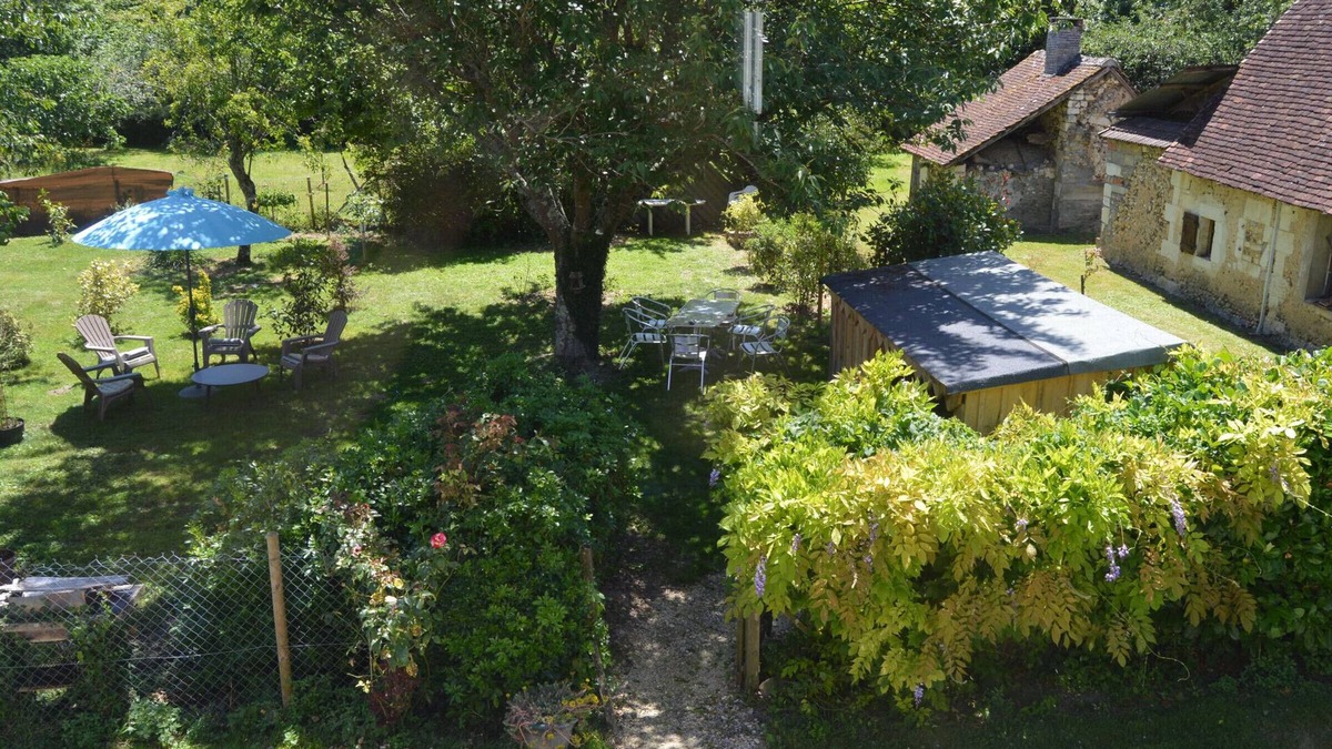 Veuil Cottage | Charming Renovated Home with Private Garden Near Loire Castles and Beauval Zoo