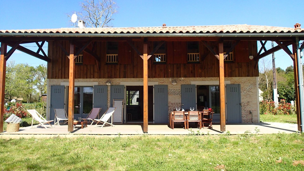 Hostens House | Charming renovated Landes house: La Bergerie