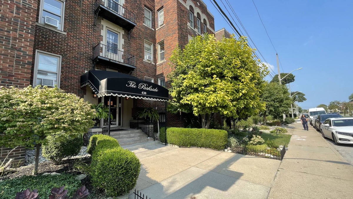 South Central Apartment | Charming Renovated One Bedroom Apartment.