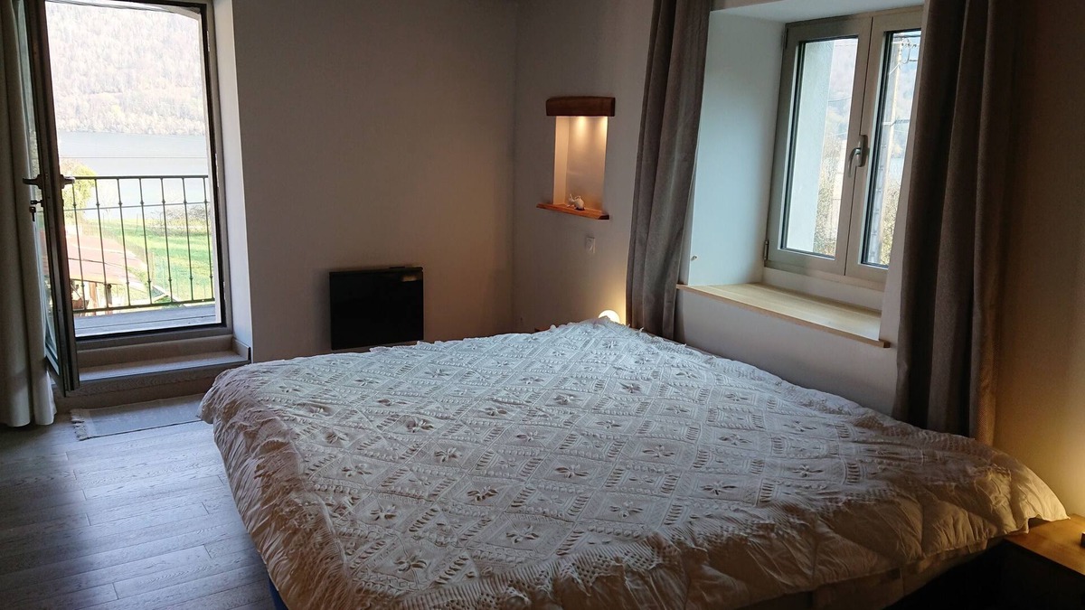 Condes House | Charming rental in an old farmhouse (1802).