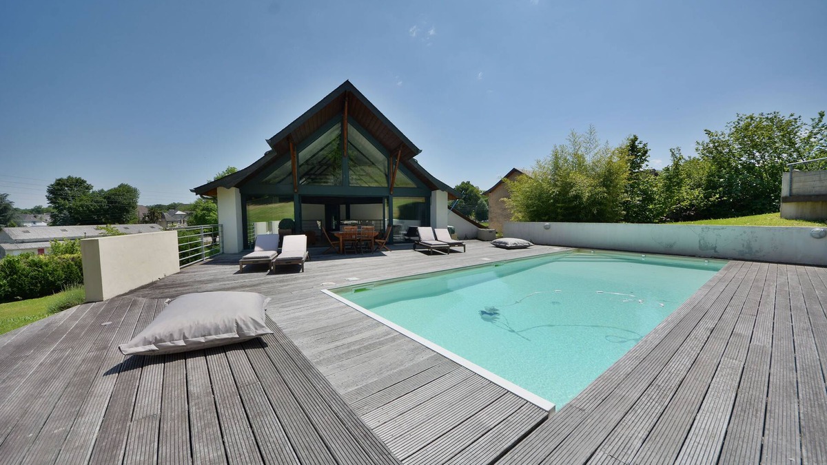 Buzy House | Charming residence with swimming pool and large garden, Buzy