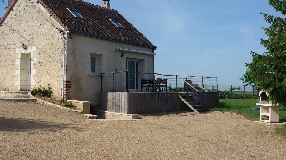 Houssay Cottage | Charming Restored Cottage - Full Kitchen, Fireplace, Baby Gear & Games, Near Vendôme.