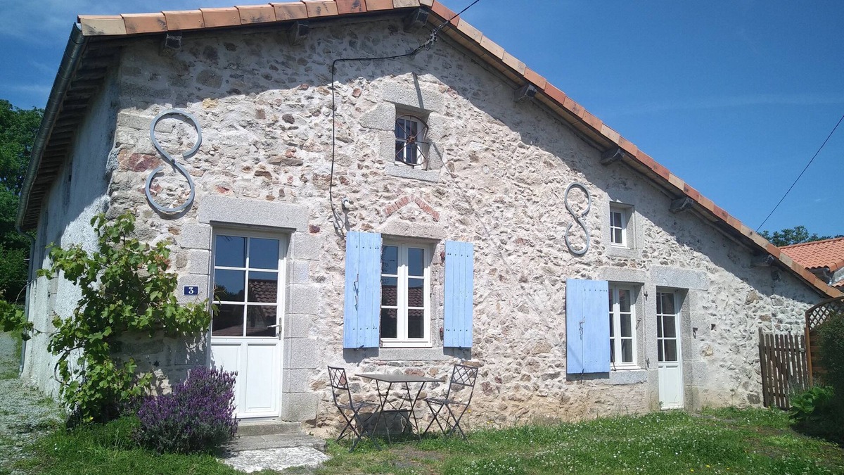 Secondigny House | Charming restored house