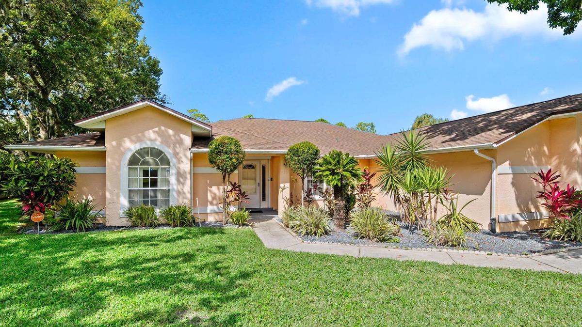 Interchange Square House | Charming Retreat in Palm Bay, FL