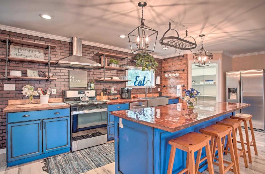 Walterboro - St. George House | Charming Retreat on 20 Acres with Private Lake!