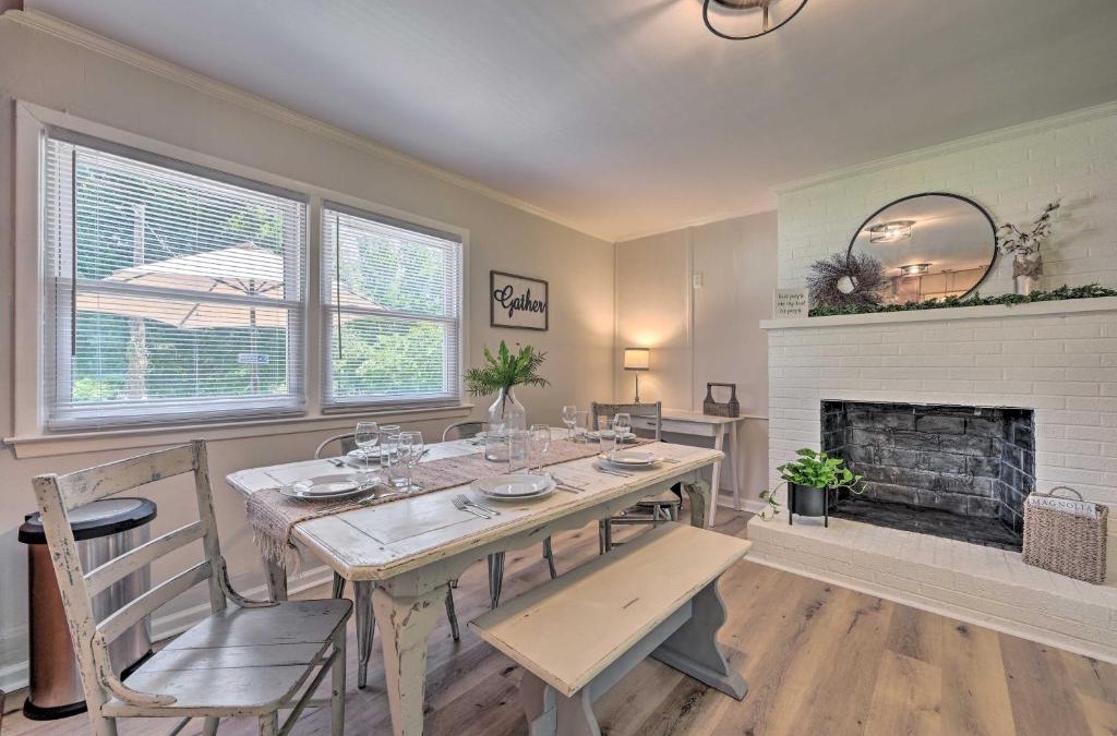 Browns Summit House | Charming Retreat on 5 Acres with Deck and Grill!