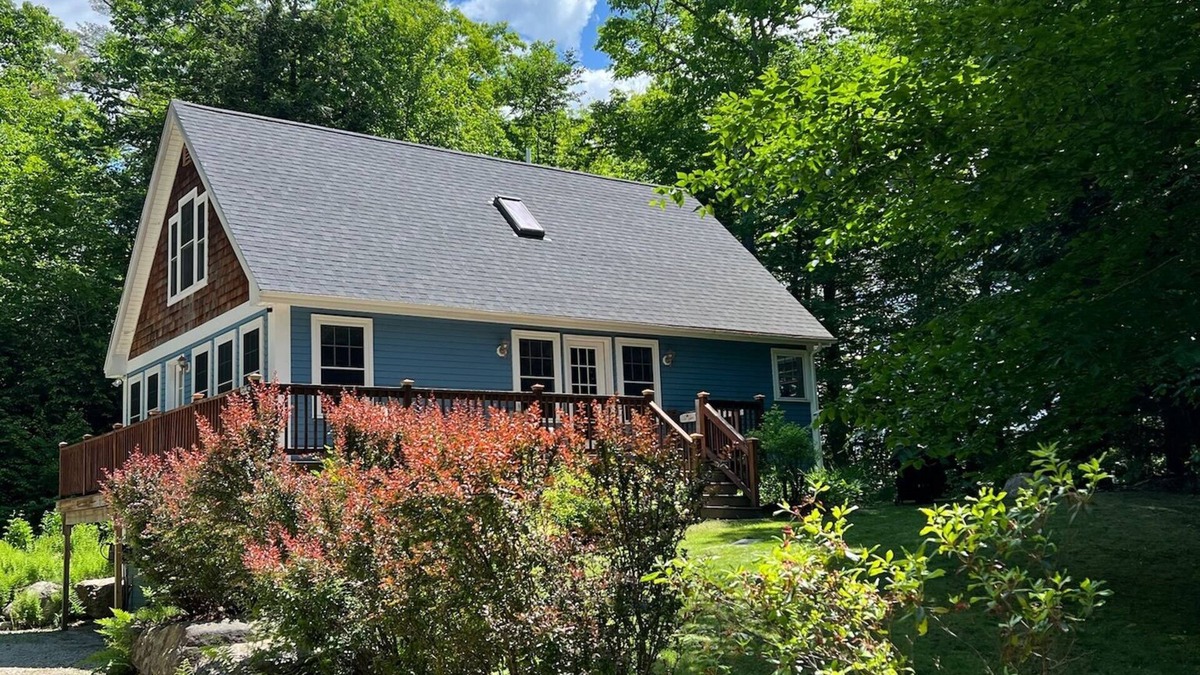 Northwood House | Charming Retreat, perfect family getaway, in tree farm with 100 & 80ac ponds