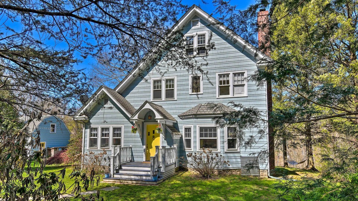 Cortlandt House | Charming Retreat w/Fire Pit & Spacious Yard!
