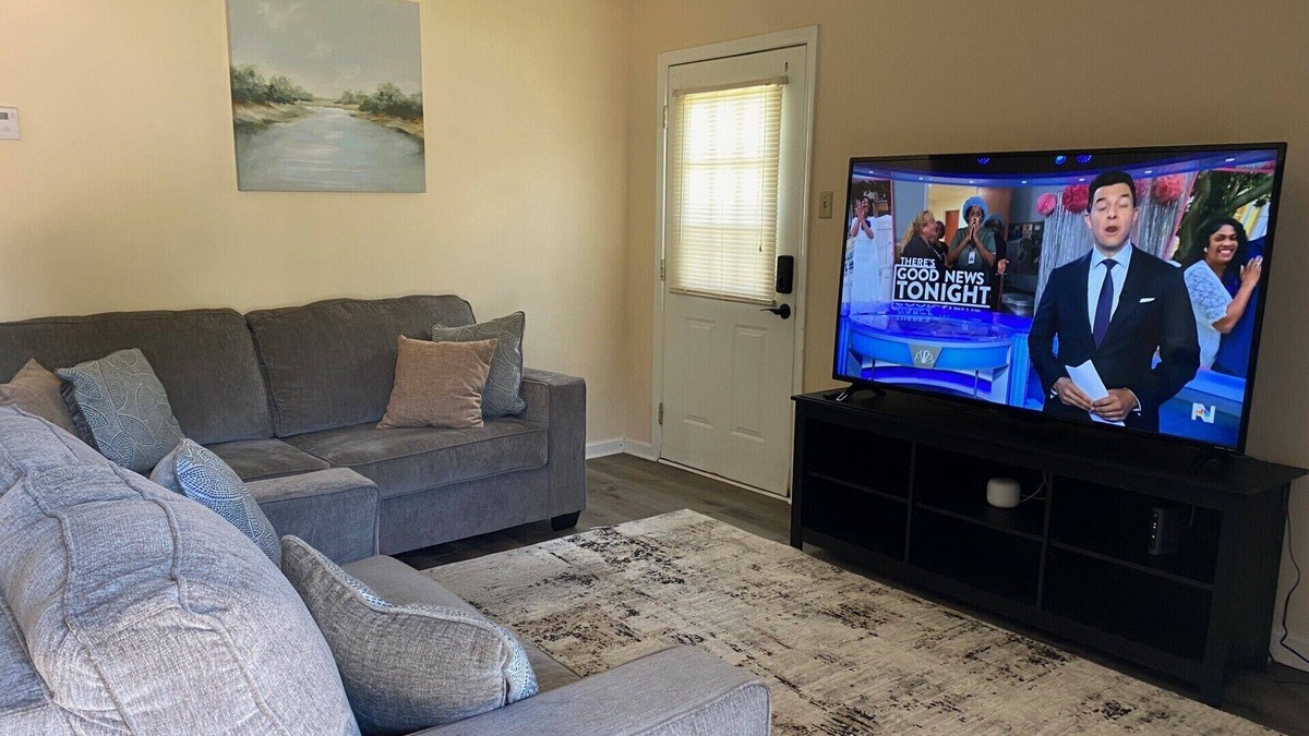 Brownsville Apartment | Charming Retreat — Your Home Away from Home