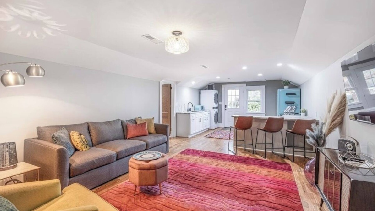 Albemarle Apartment | Charming Retro & Stylishly Updated Mid-Century Apartment Retreat Near Downtown