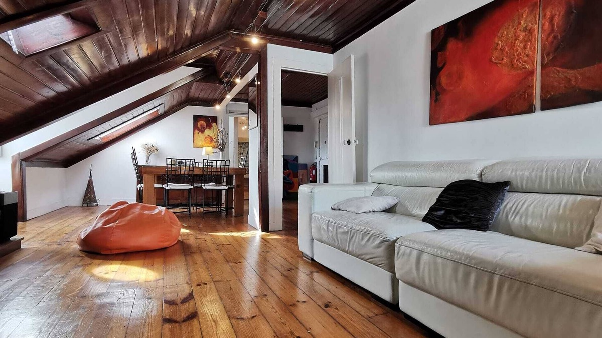 Misericordia Apartment | Charming River View Loft