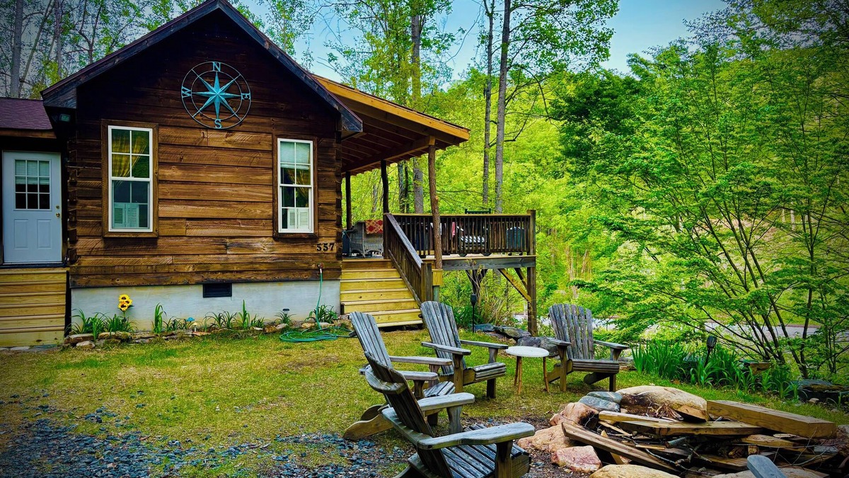 Green Mountain Cabin | Charming riverfront 2-bedroom cabin with hot tub, WiFi, AC in Green Mountain Nc