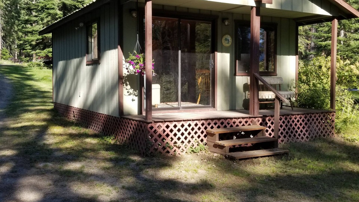 Trout Creek Cabin | Charming Riverside Retreat - Cliff Cabin