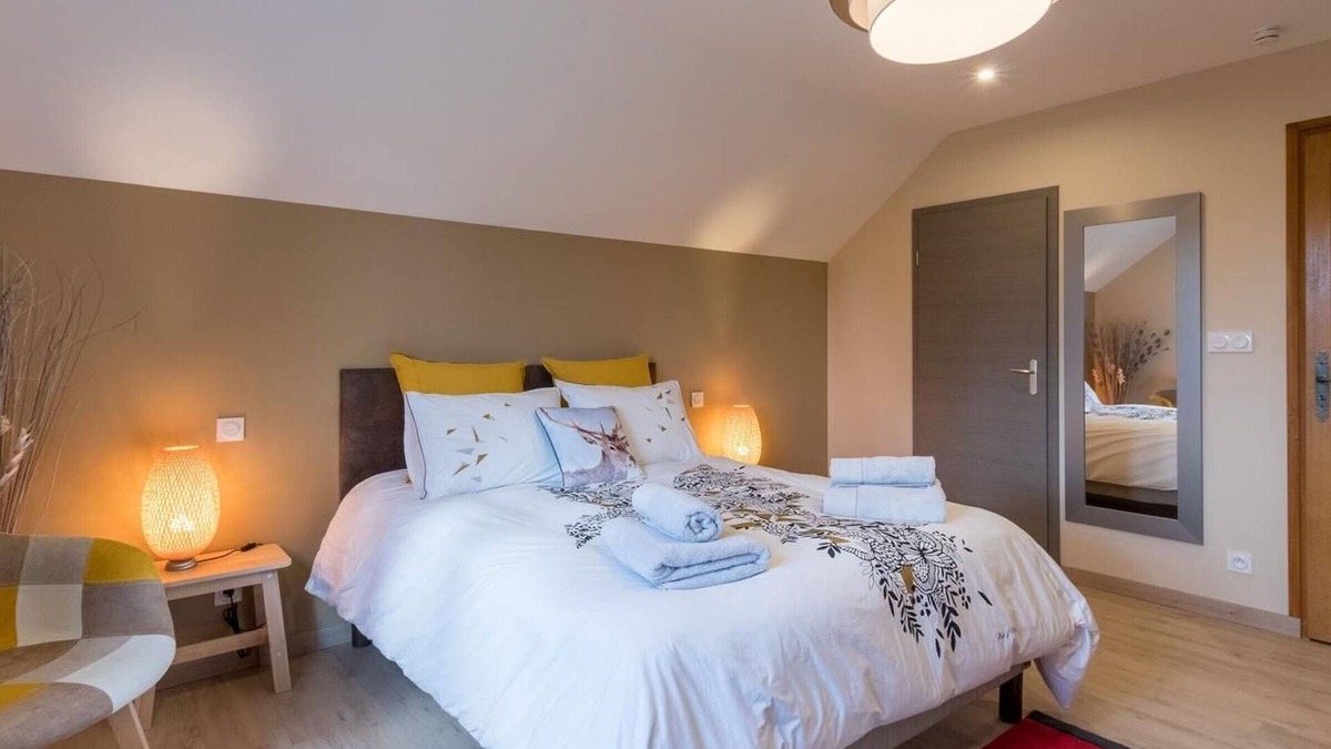 Vyans-le-Val Bed & Breakfast | Charming room for 2 with sauna and bikes in Vyans-le-Val
