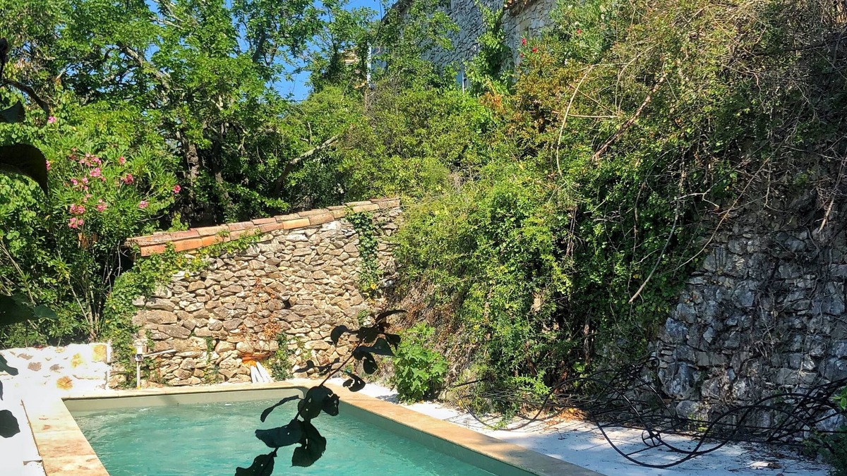 Lussan Bed & Breakfast | Charming room with garden and swimming pool 15 minutes from Uzès