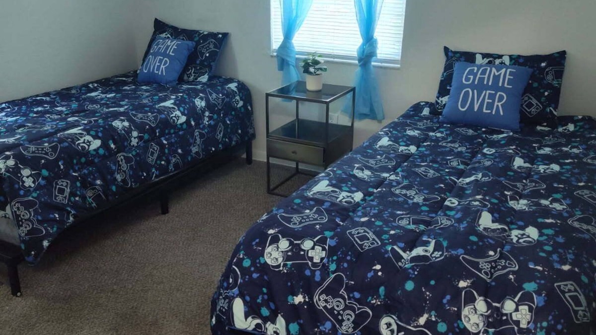Port Tampa City Apartment | Charming, rooming. Quiet, secure place,Close to water