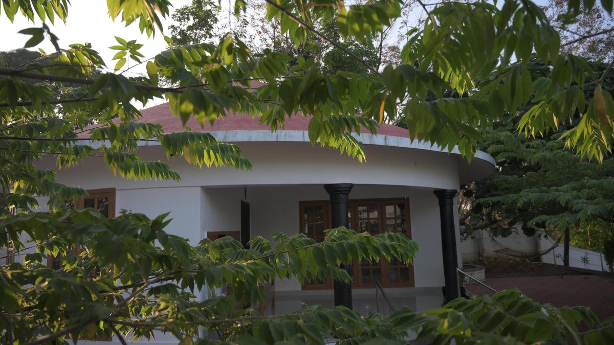 Anchal Villa | Charming roundhouse villa with garden view