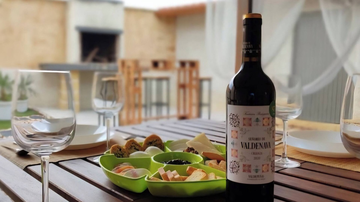 Calzadilla de Tera Cottage | Charming rural getaway at Casa Julia Vut (Pet friendly)