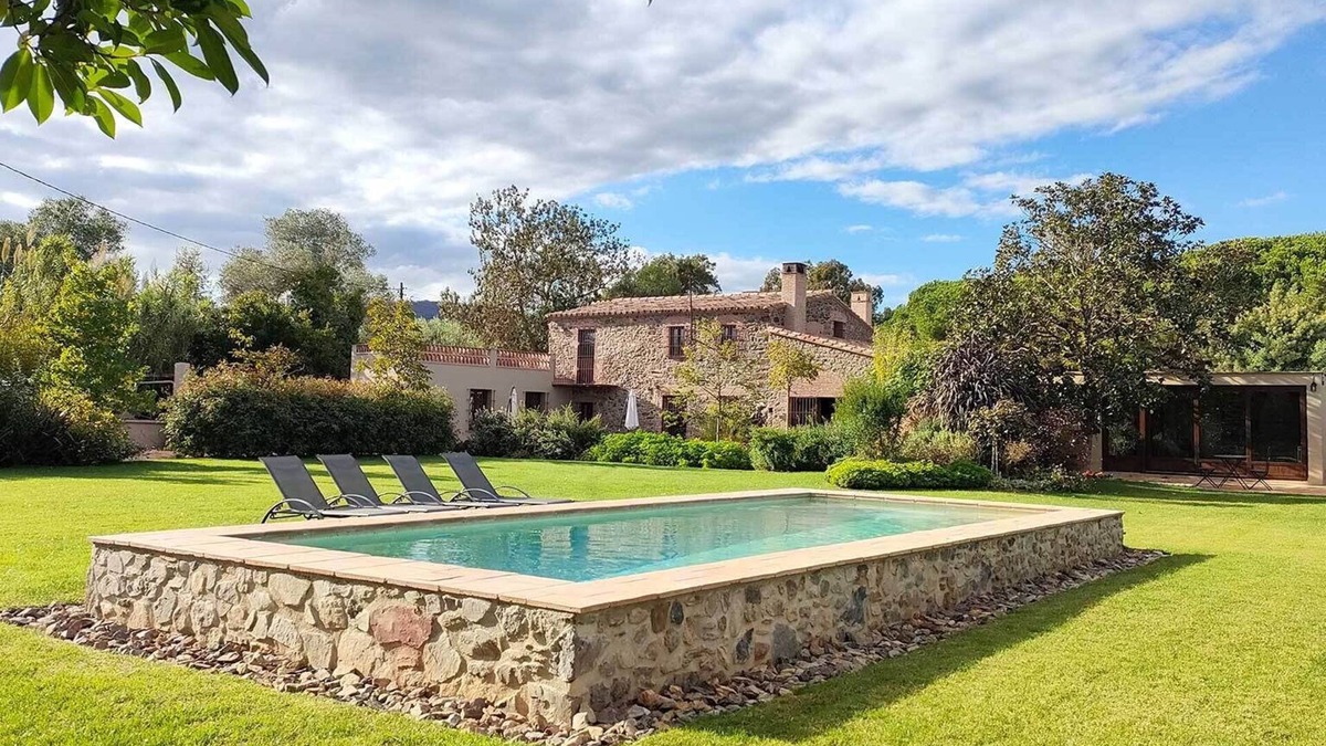 Vall-Llobrega Villa | Charming rural villa with swimming pool at Costa Brava