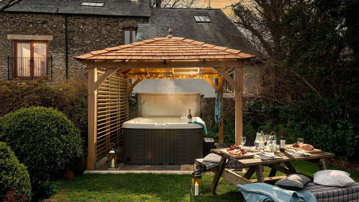 Widegates Cottage | Charming rural Water Mill conversion with private hot tub & EV charging