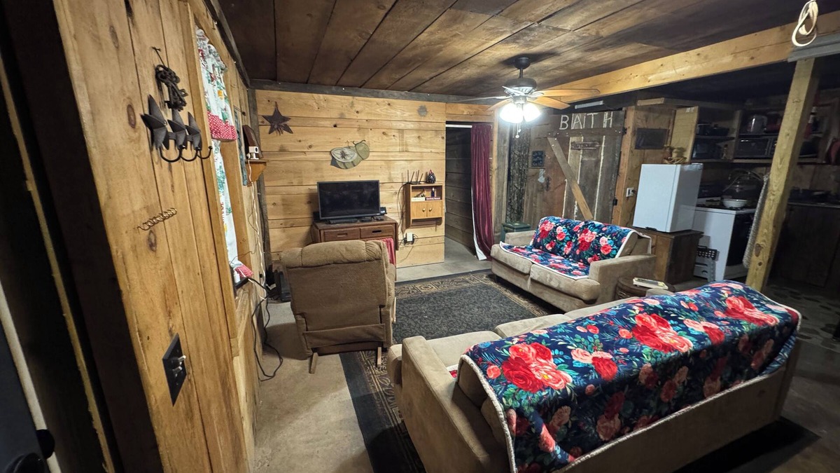 Madera Cottage | Charming Rustic cottage in houtzdale not far from PSU State college Pennsylvania