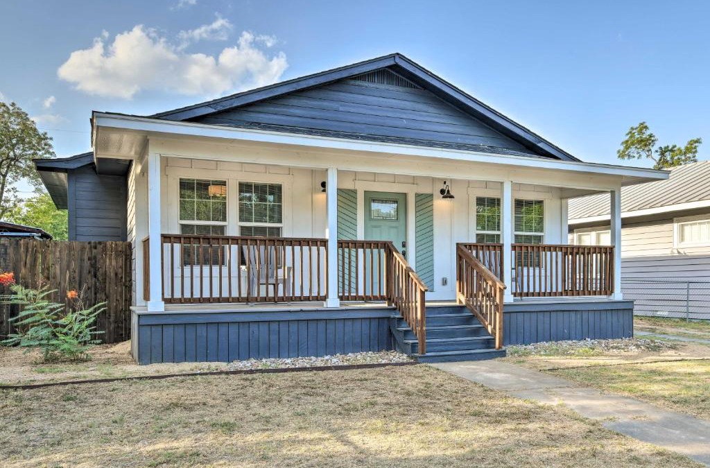 Highland Park House | Charming San Antonio Home about 4 Mi to Downtown