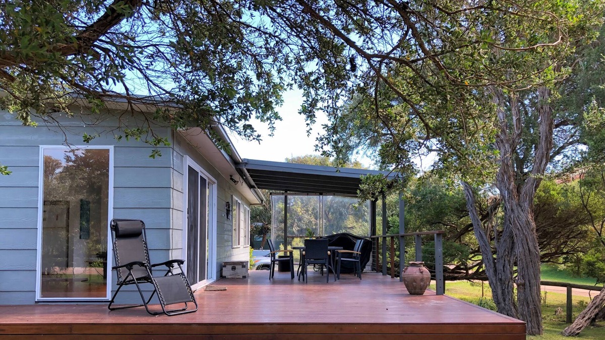 Sandy Point Cottage | Charming Sandy Cottage